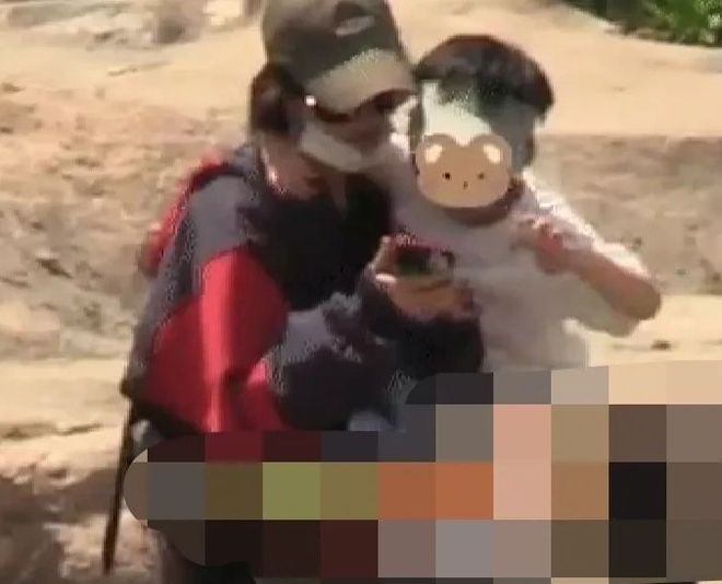星空·综合体育官网狗仔镜头下的赵丽颖：素颜、细纹与一个母亲的“不完善”人设(图3)