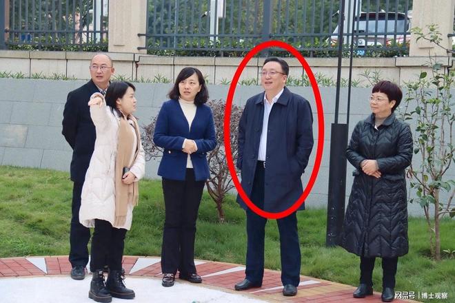 星空·体育中国综合重庆一57岁官员忽然逝世事发前曾频仍出面死前10天照片流出(图2)
